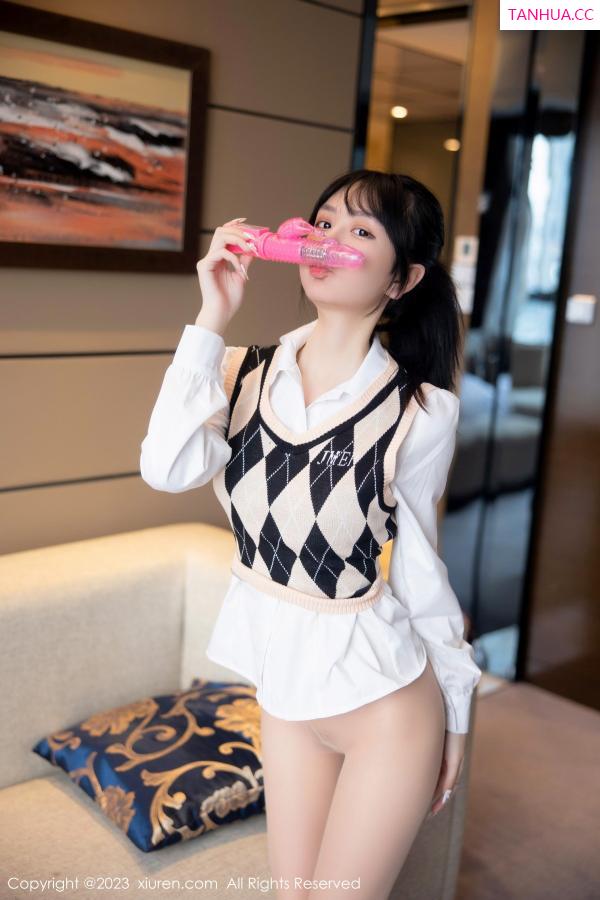   [XiuRen]高清写真图 2023.02.27 No.6329 谢小蒽 短裙美腿第34张图片